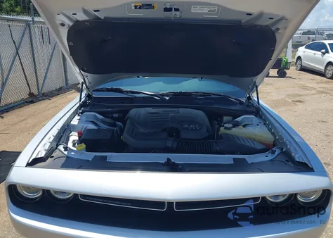 2022 Dodge Challenger Sxt z USA, uszkodzony, nr VIN 2C3CDZAG4NH260491